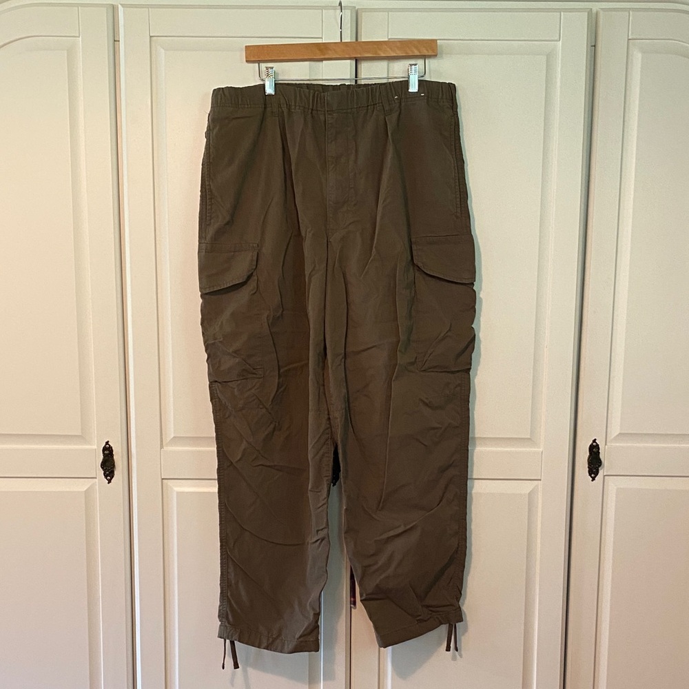 Uniqlo Men's Olive Cargo Pants